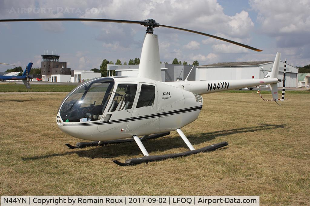 N44YN, 2003 Robinson R44 Clipper II C/N 10110, Parked