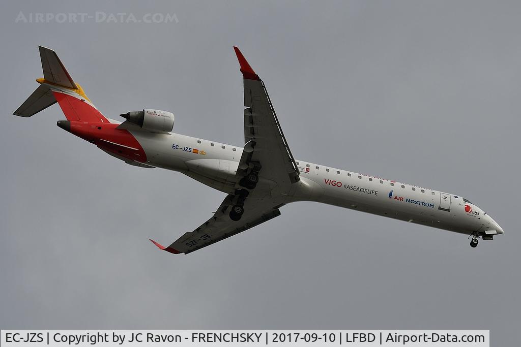 EC-JZS, 2007 Bombardier CRJ-900 (CL-600-2D24) C/N 15111, Iberia Regional / Air Nostrum IB8550 from Madrid Barajas landing runway 23
