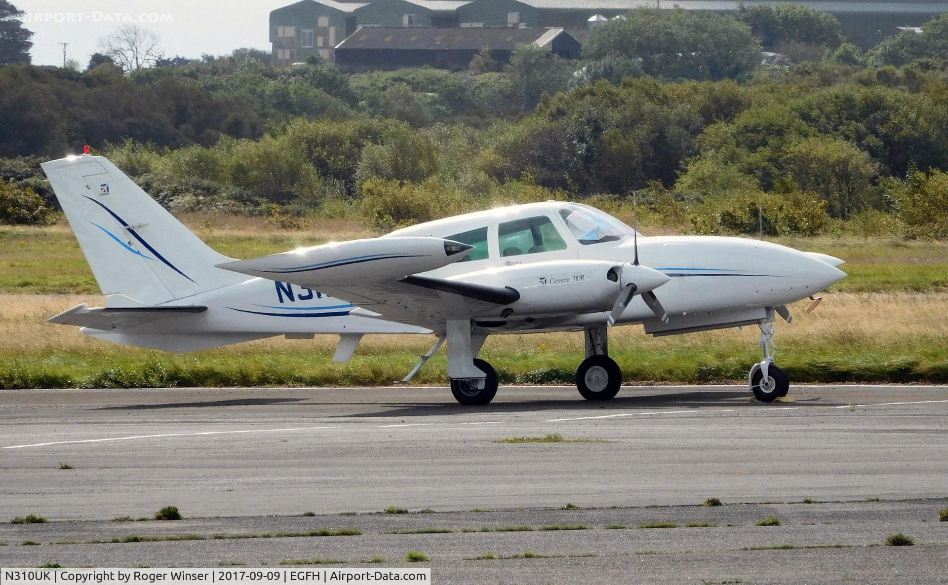 N310UK, 1976 Cessna 310R C/N 310R0584, Visiting 310R.