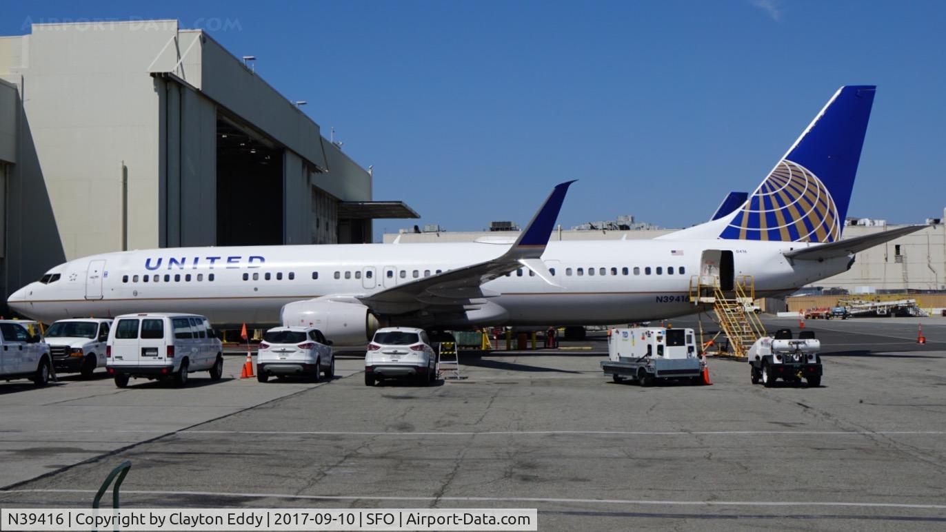 N39416, 2008 Boeing 737-924/ER C/N 37093, SFO 2017.