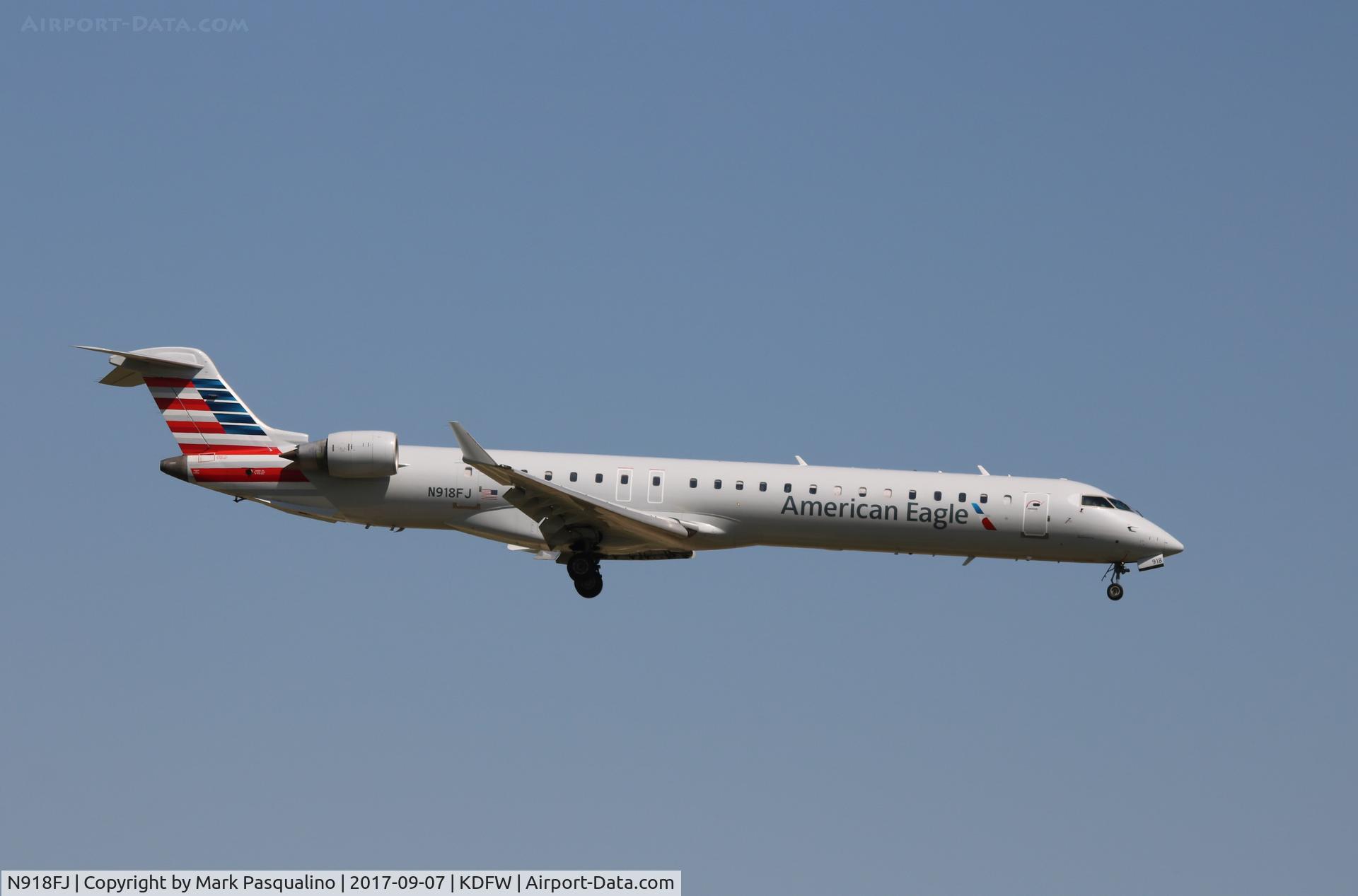 N918FJ, 2004 Bombardier CRJ-900ER (CL-600-2D24) C/N 15018, CL-600-2D24