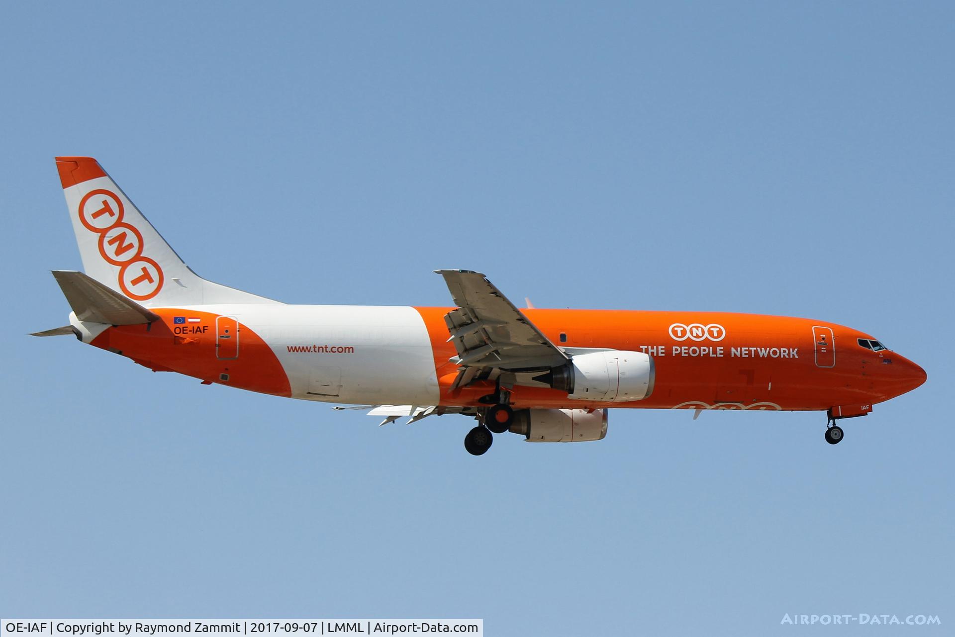 OE-IAF, 1999 Boeing 737-33V C/N 29341, B737-300 OE-IAF TNT
