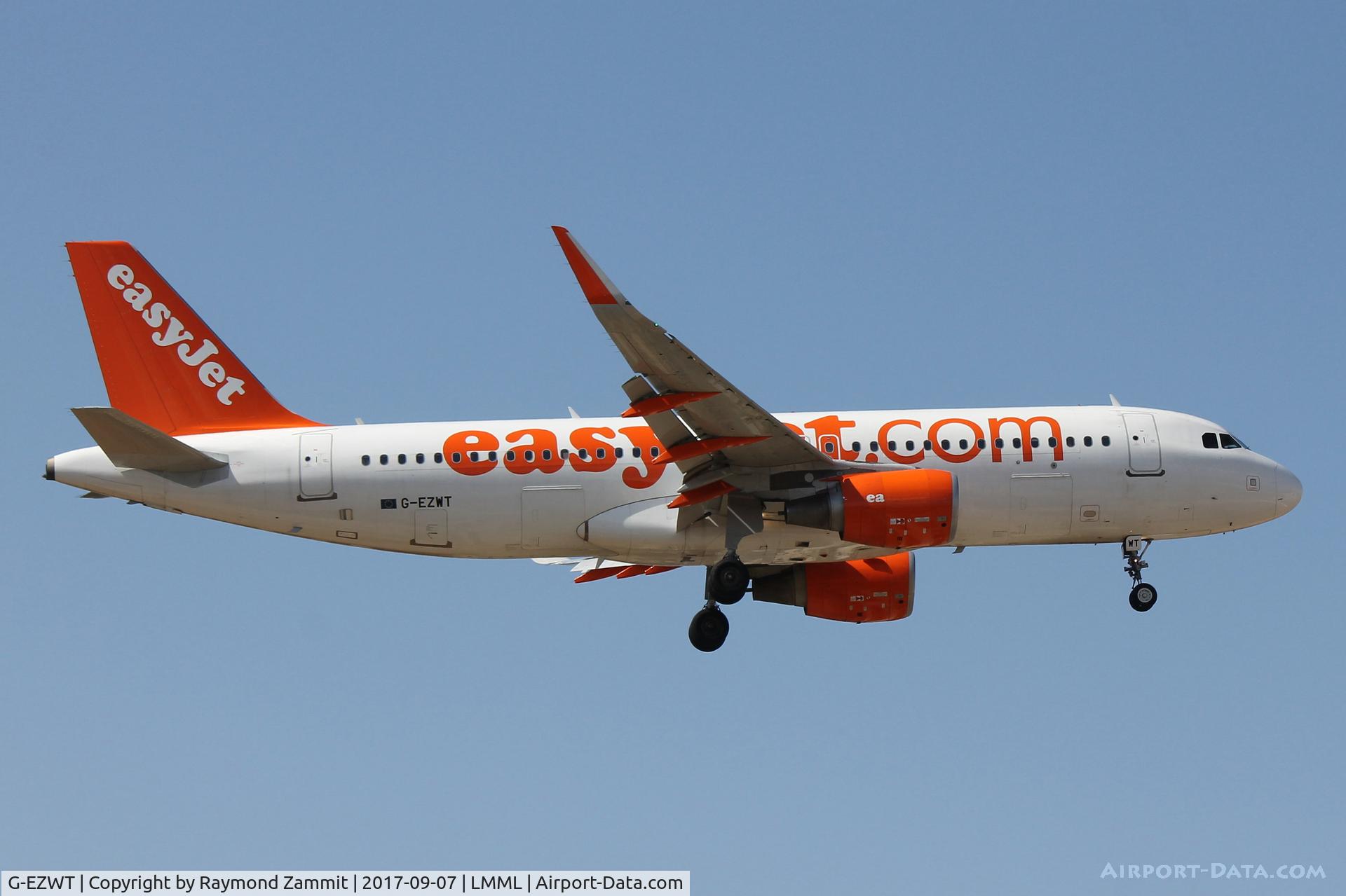 G-EZWT, 2014 Airbus A320-214 C/N 6047, A320 G-EZWT Easyjet