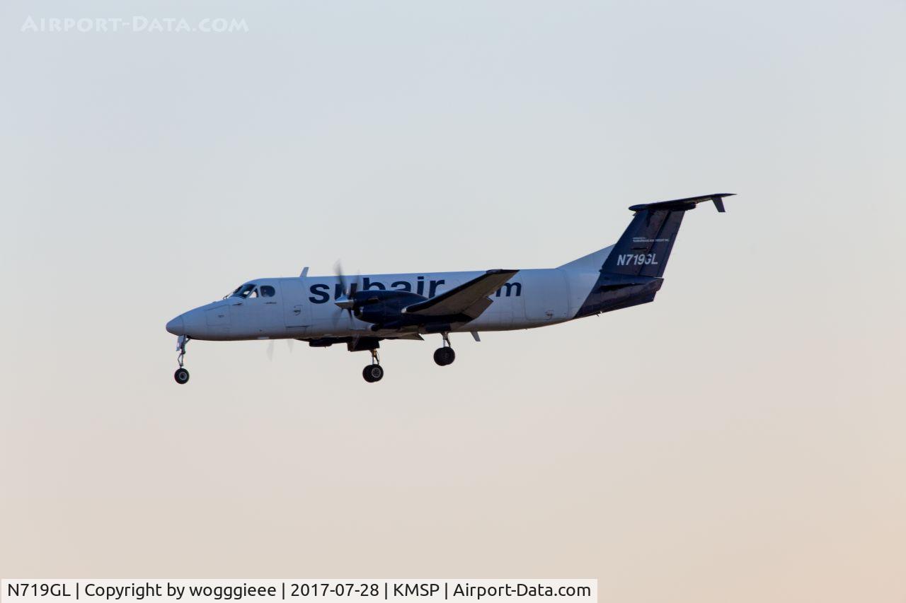 N719GL, 1984 Beech 1900C C/N UB-19, Landing 12R