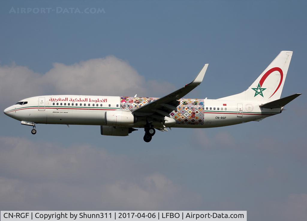 CN-RGF, 2011 Boeing 737-86N C/N 36826, Landing rwy 32L in Wings of African Art c/s