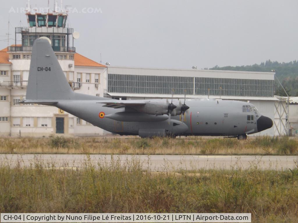 CH-04, 1972 Lockheed C-130H Hercules C/N 382-4467, Taxiing.