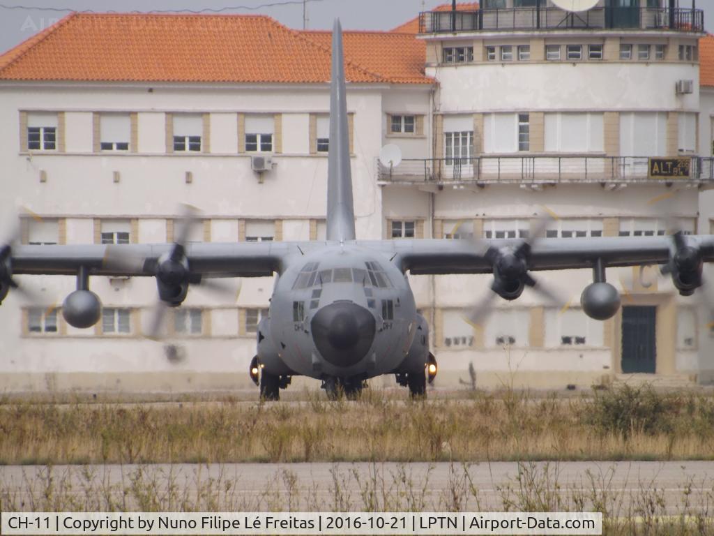 CH-11, Lockheed C-130H Hercules C/N 382-4482, Taxiing.