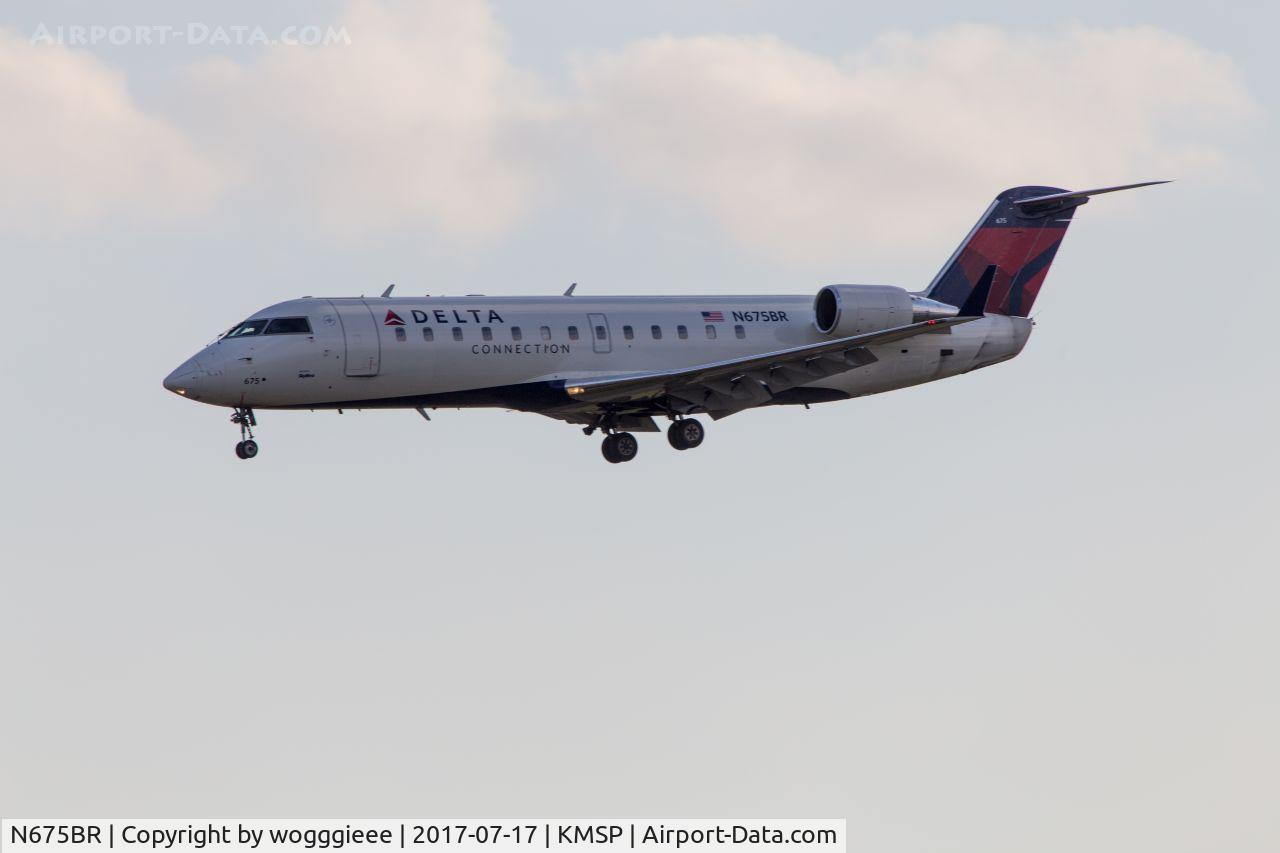 N675BR, 2002 Bombardier CRJ-200ER (CL-600-2B19) C/N 7635, Delta landing 12R