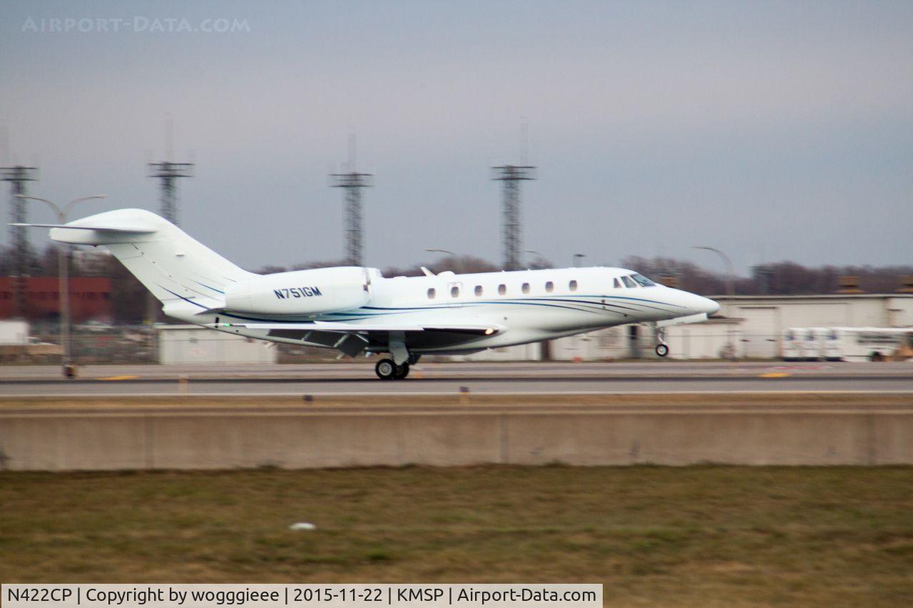 N422CP, 2005 Bombardier Challenger 300 (BD-100-1A10) C/N 20061, Landing 12R