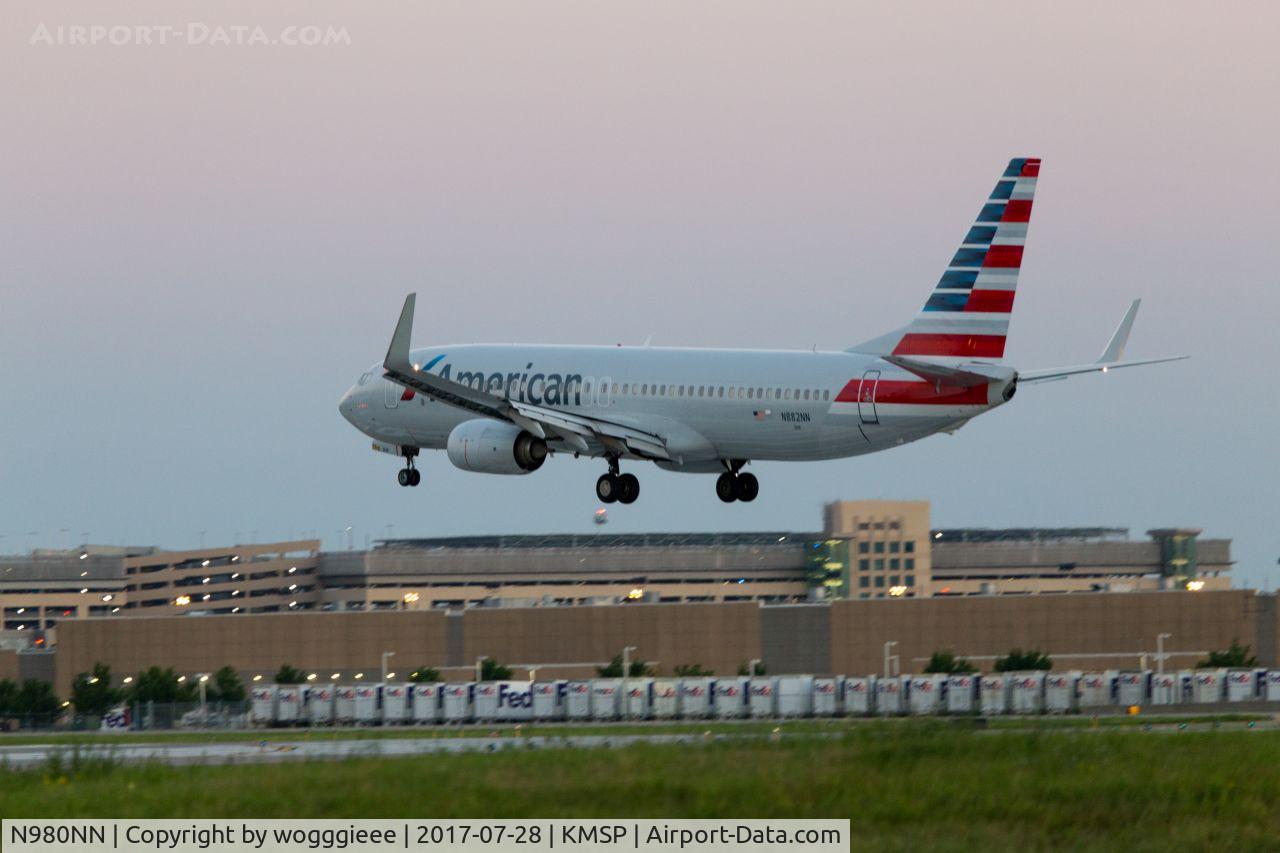 N980NN, 2015 Boeing 737-823 C/N 31229, Landing 12R