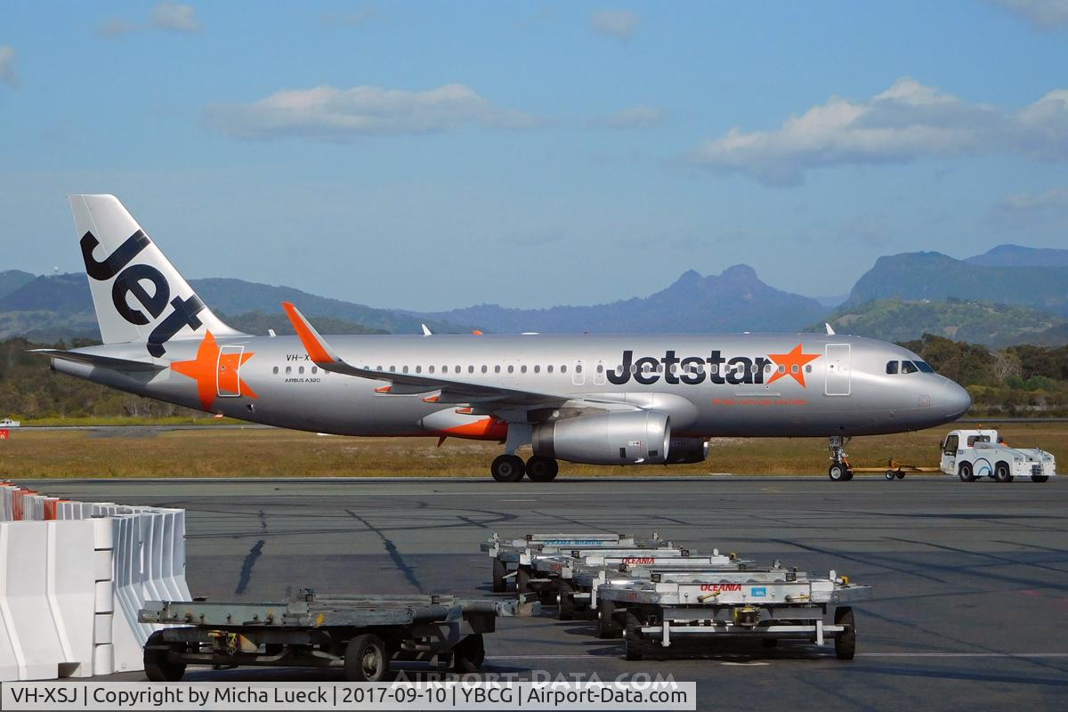 VH-XSJ, 2013 Airbus A320-232 C/N 5482, At Coolangatta