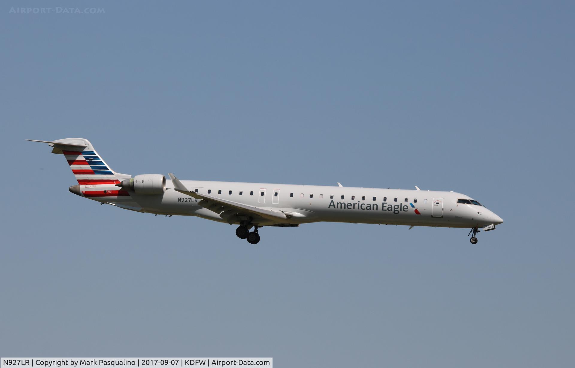N927LR, 2005 Bombardier CRJ-900ER (CL-600-2D24) C/N 15027, CL-600-2D24