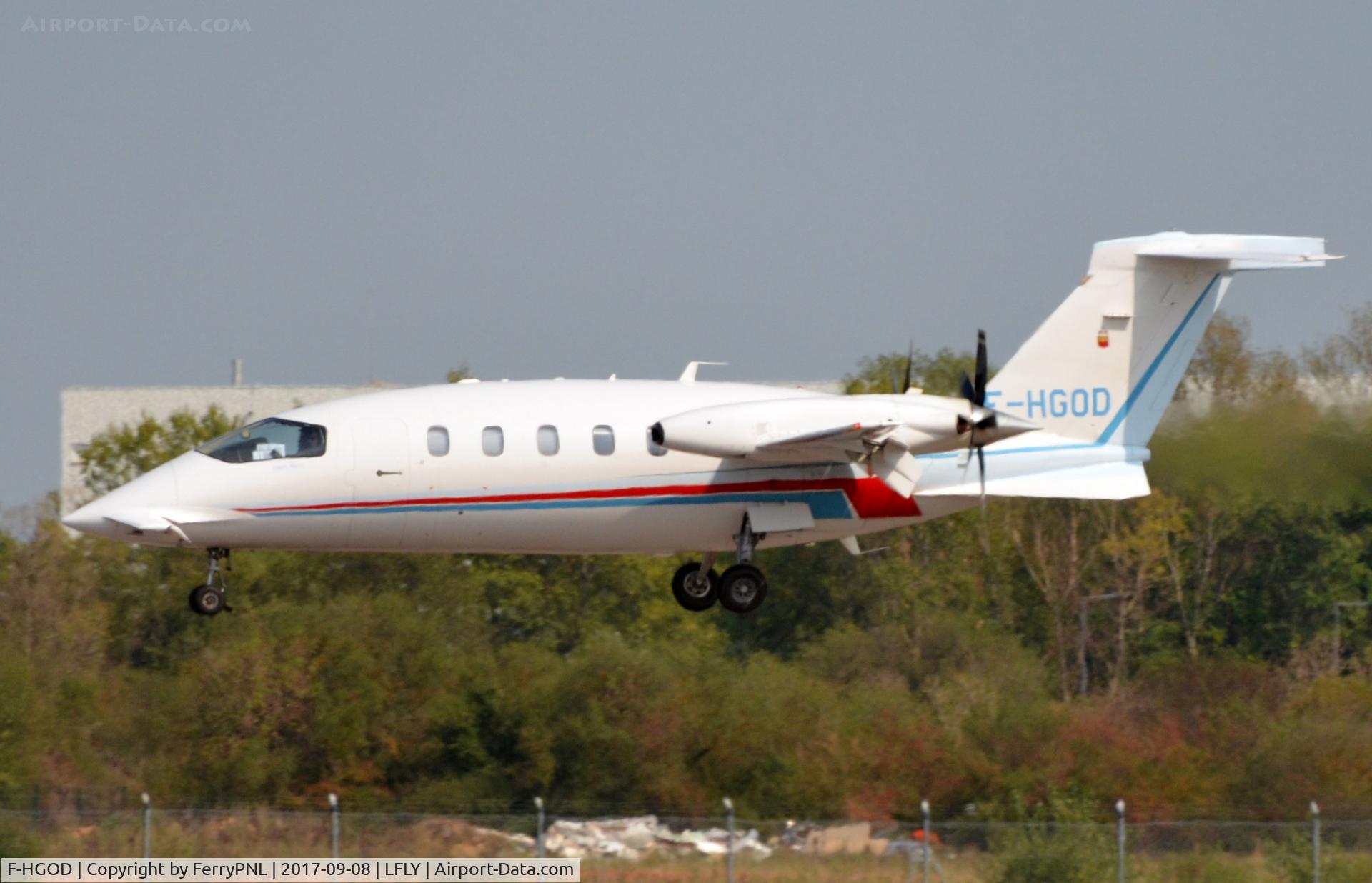 F-HGOD, 2008 Piaggio P-180 Avanti II C/N 1153, P180 aariving in LYN