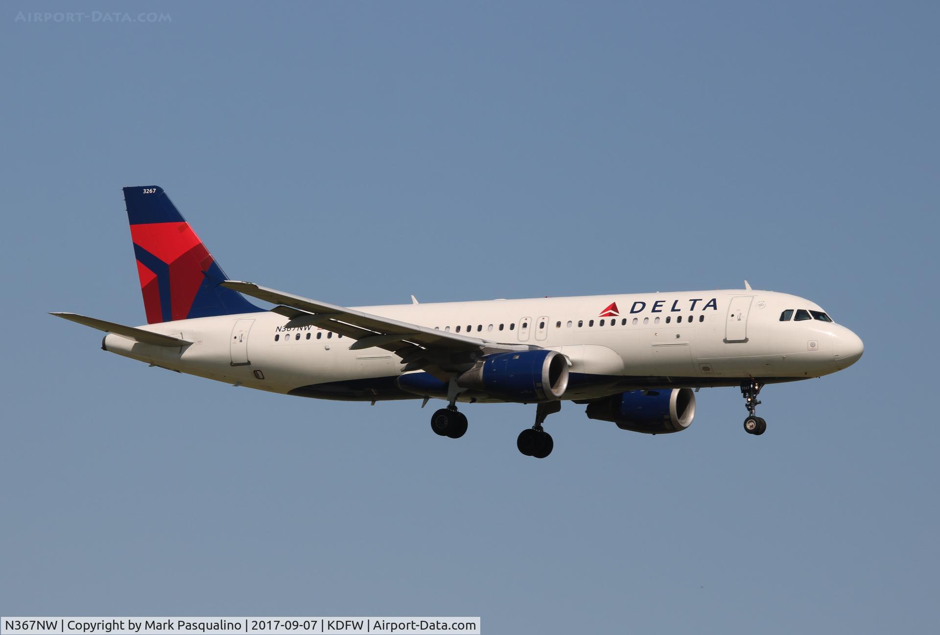 N367NW, 1999 Airbus A320-212 C/N 0988, Airbus A320