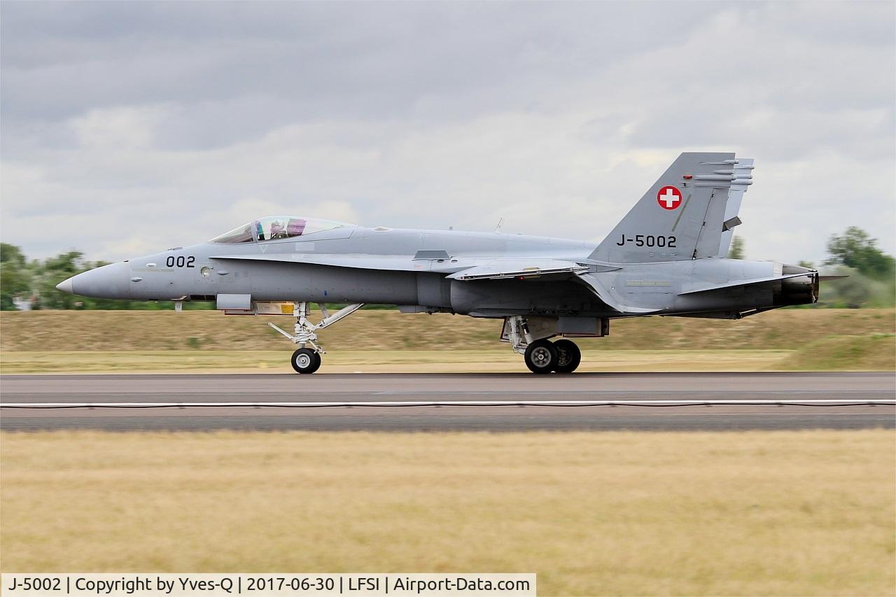 J-5002, McDonnell Douglas F/A-18C Hornet C/N 1315/SFC002, Swiss Air Force McDonnell Douglas FA-18C Hornet, Landing rwy 29, St Dizier-Robinson Air Base 113 (LFSI) Open day 2017