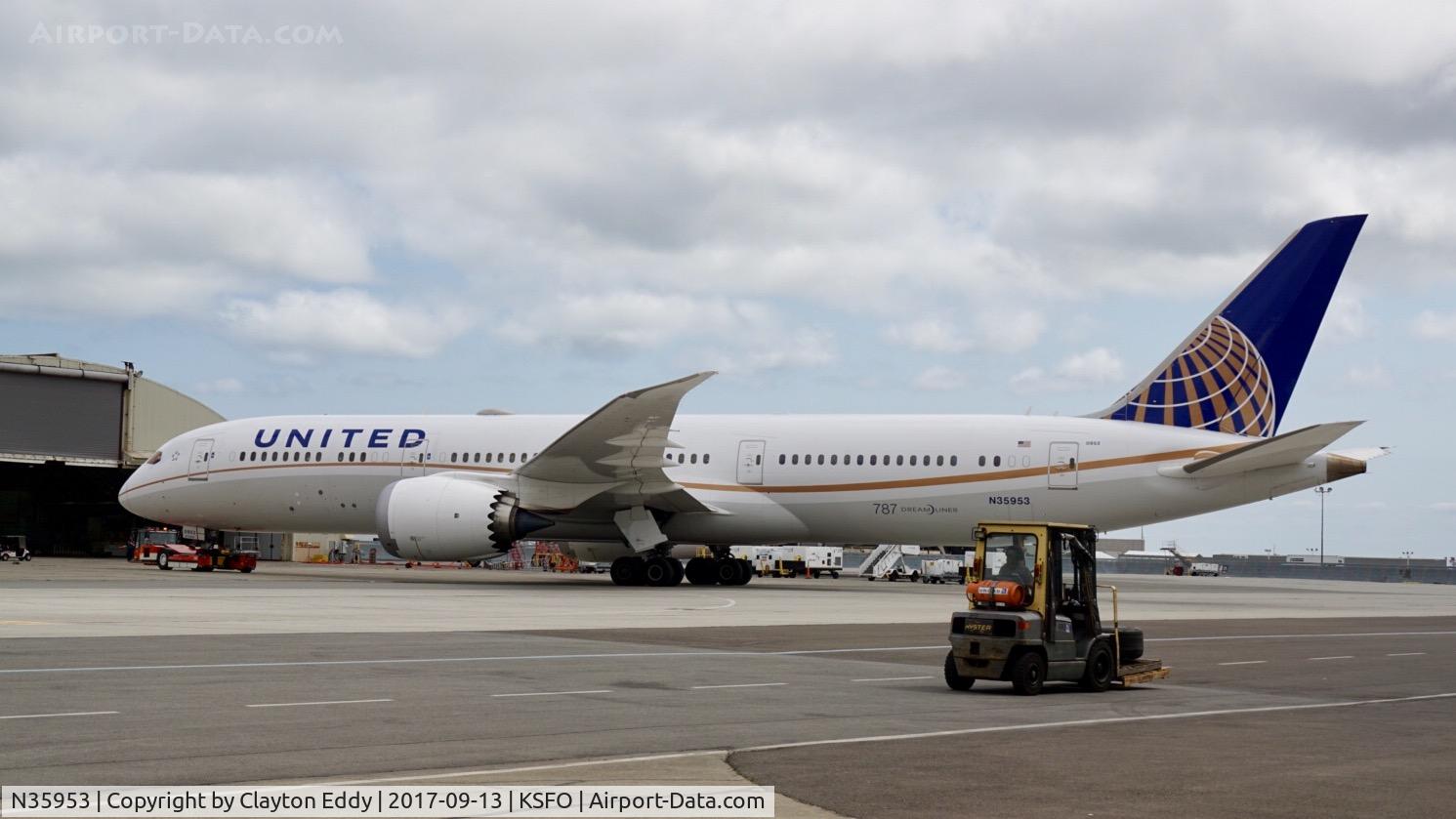 N35953, 2015 Boeing 787-9 Dreamliner C/N 36404, SFO 2017.