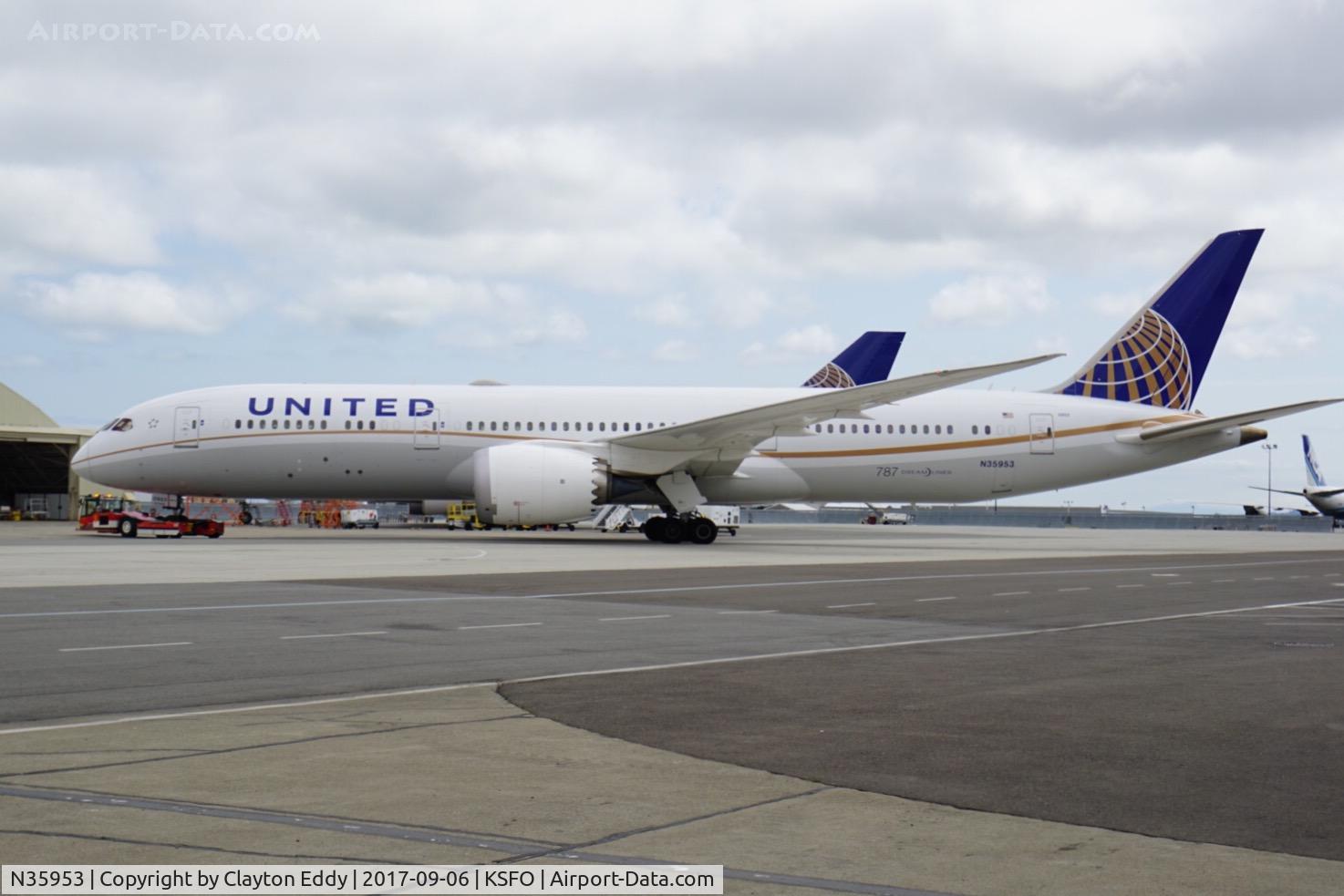 N35953, 2015 Boeing 787-9 Dreamliner C/N 36404, SFO 2017.