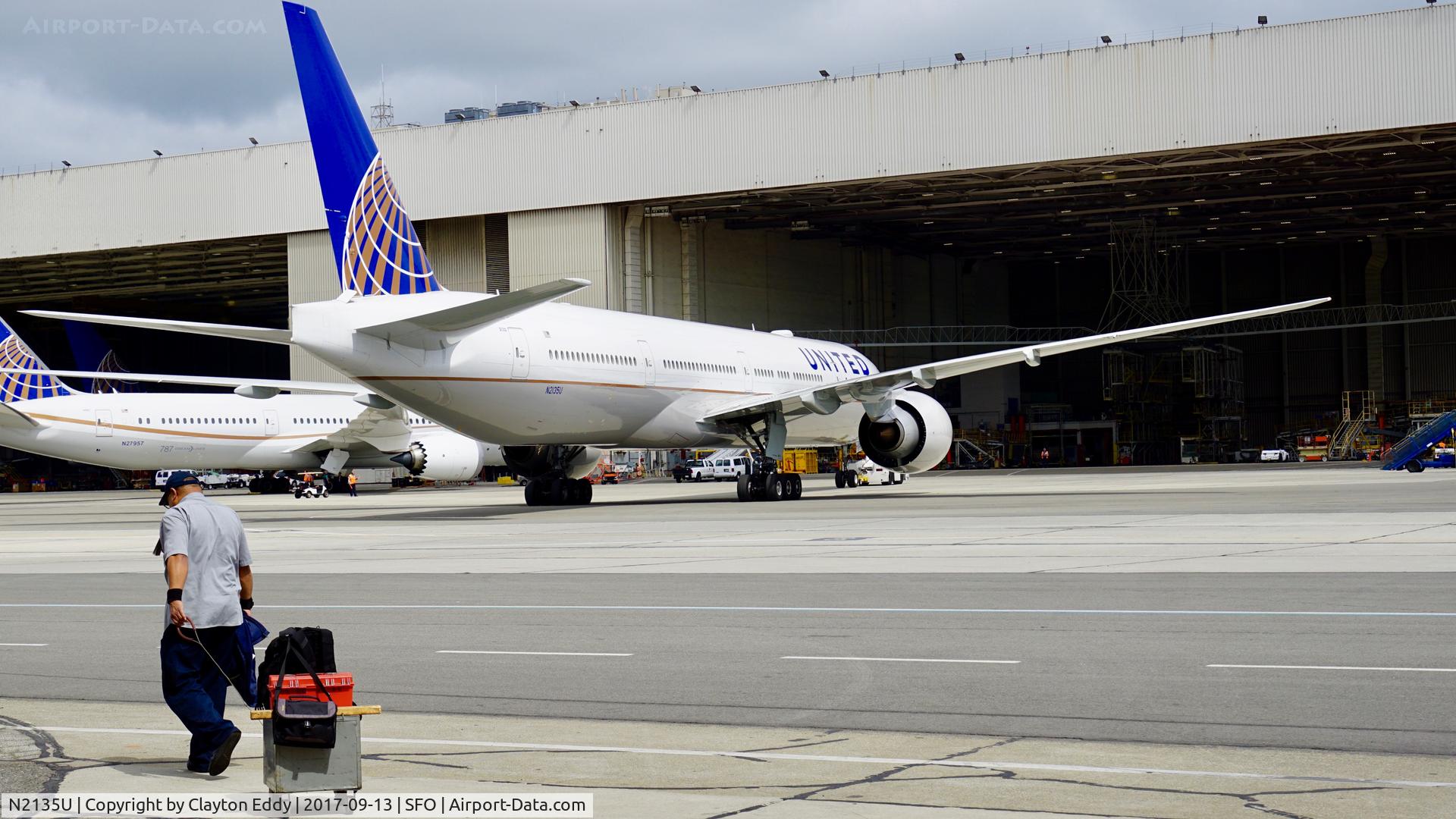 N2135U, 2017 Boeing 777-300/ER C/N 62646, SFO 2017.