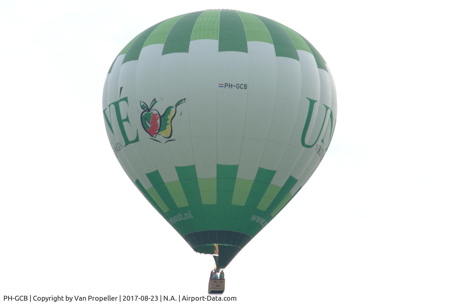 PH-GCB, Schroeder Fire Balloons G60/24 C/N 1424, Schroeder Fire Balloons G60/24 during Twente Ballooning 2017 at Oldenzaal, the Netherlands