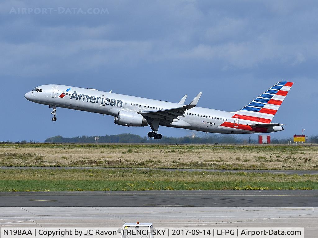 N198AA, 2001 Boeing 757-223 C/N 32392, American Airlines AA121 take off to New York (JFK)