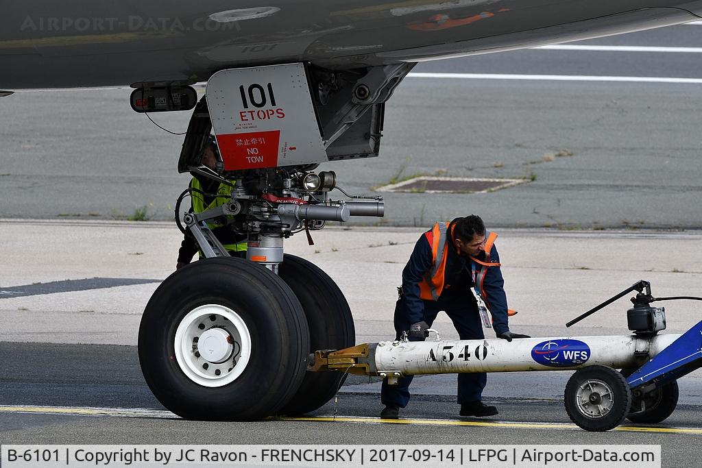 B-6101, 2015 Airbus A330-343 C/N 1685, CDG at terminal 1, CA458 to Chengdu (CTU)