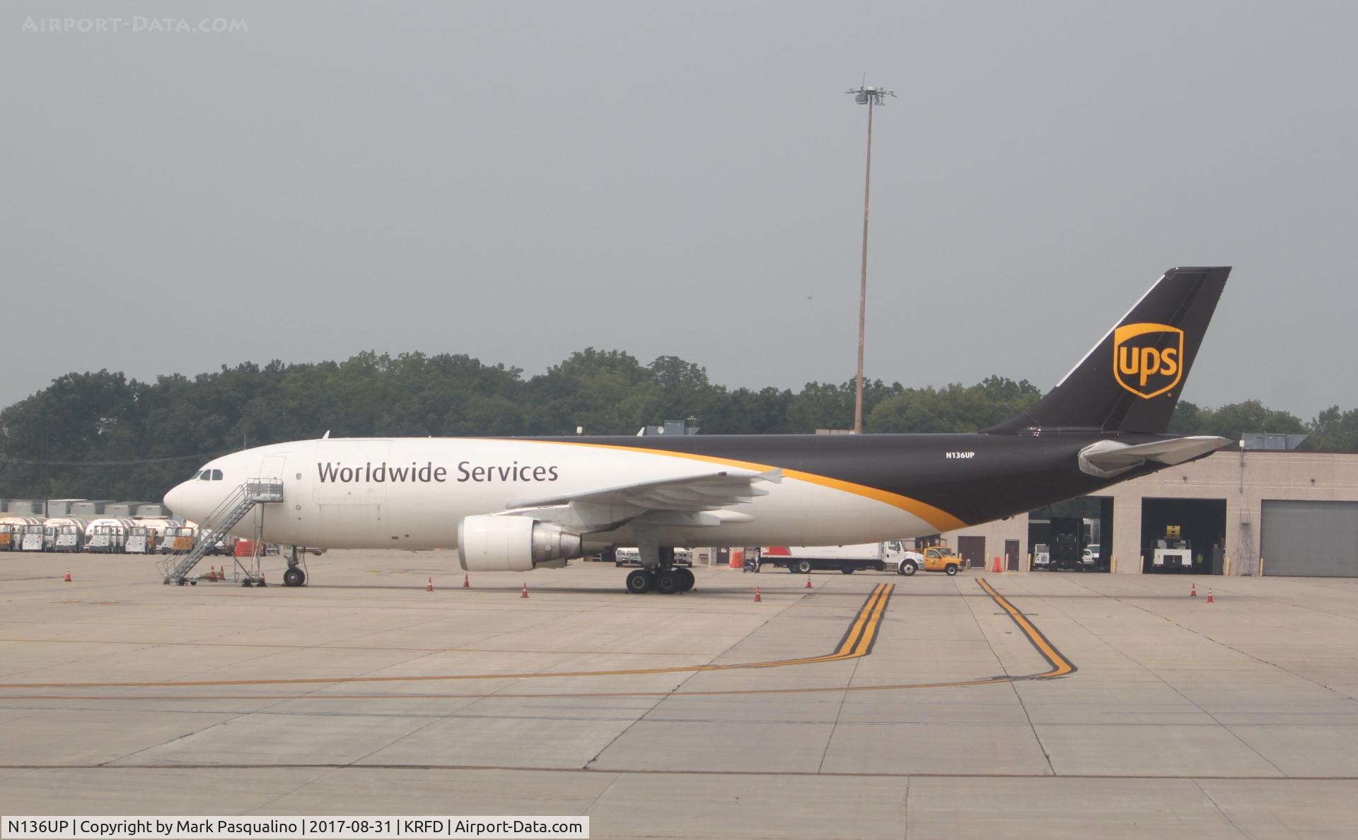 N136UP, 2001 Airbus A300F4-622R C/N 819, Airbus A300F4-622R