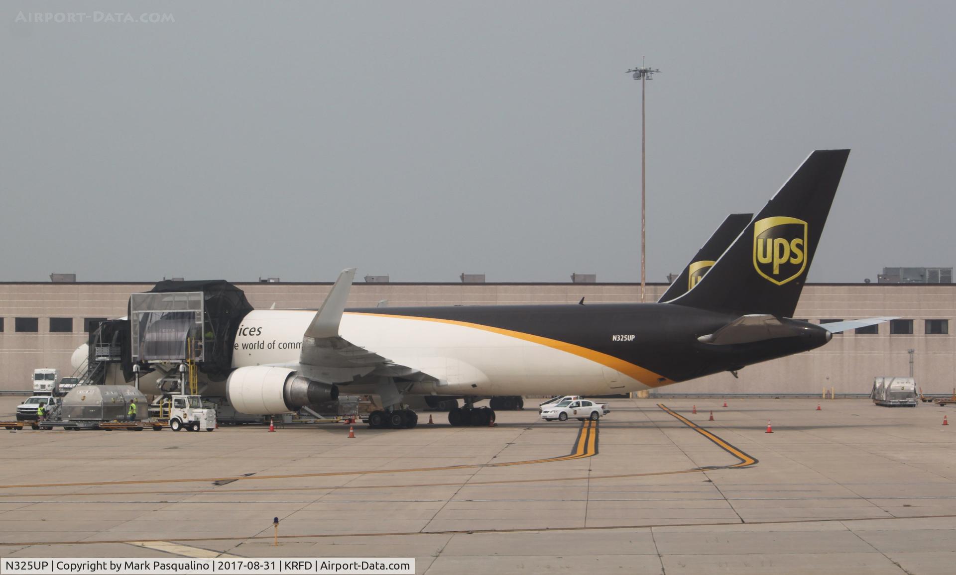 N325UP, 1998 Boeing 767-34AF C/N 27751, Boeing 767-300F