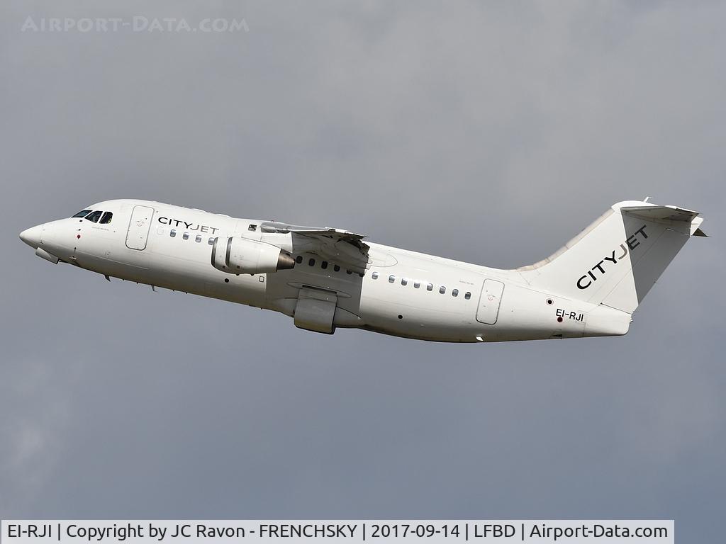 EI-RJI, 1999 British Aerospace Avro 146-RJ85A C/N E2346, AF1502 CityJet take off Turin (TRN)