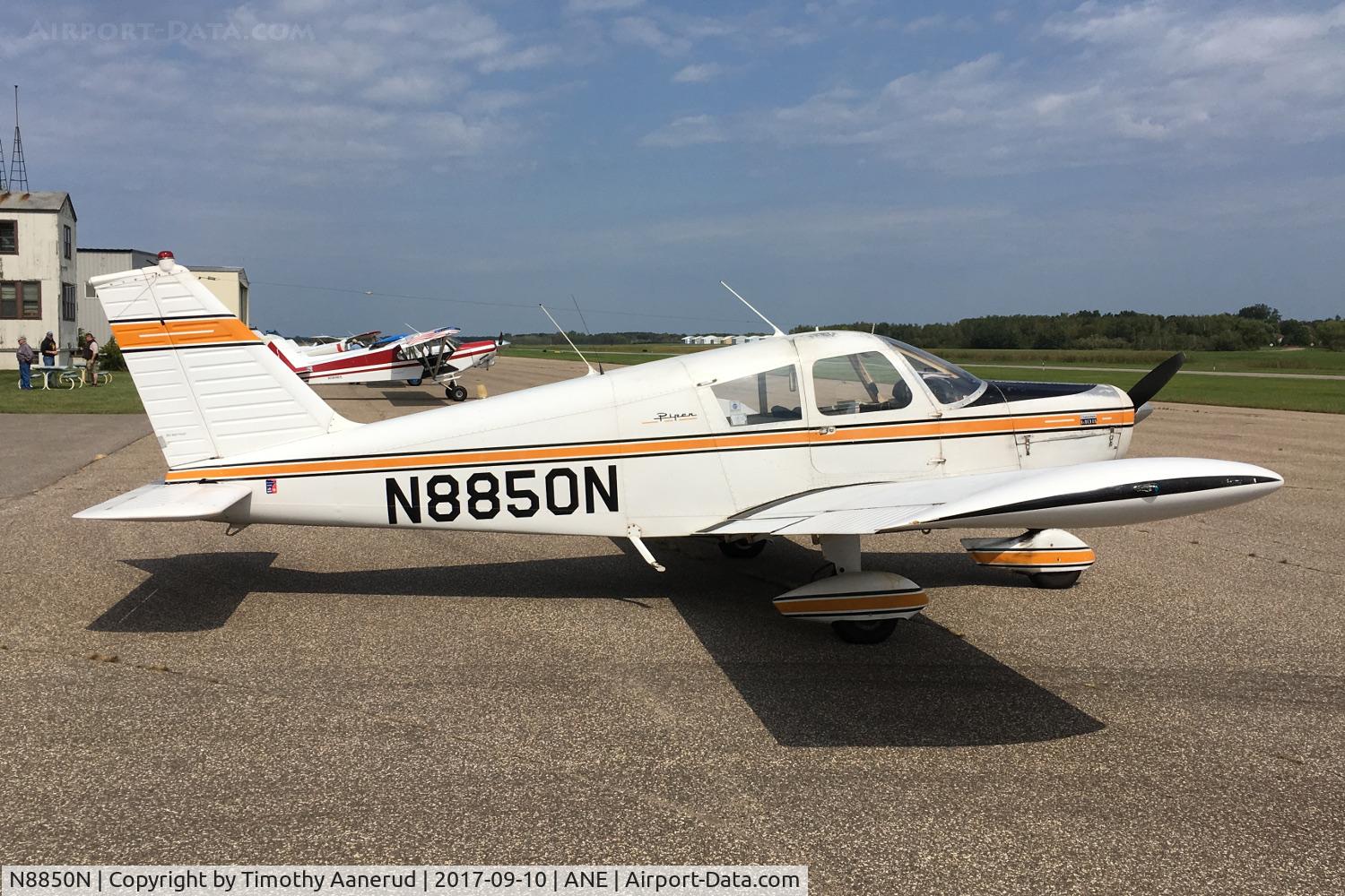 N8850N, 1969 Piper PA-28-140 Cherokee C/N 28-25702, 1969 Piper PA-28-140 Cherokee, c/n: 28-25702