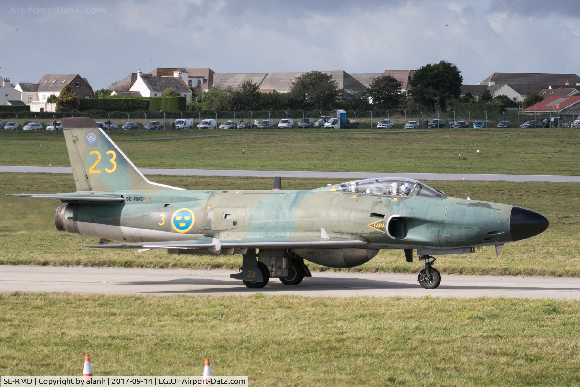 SE-RMD, 1959 Saab J32B Lansen C/N 32-542, Taxiing to take-off for the 2017 Jersey airshow