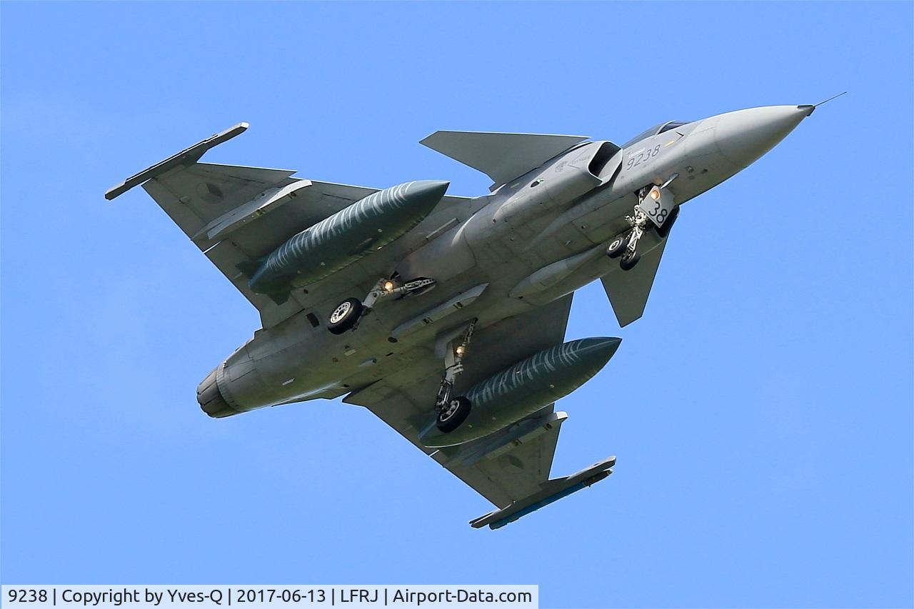 9238, Saab JAS-39C Gripen C/N 39238, Saab JAS-39C Gripen, Short approach rwy 08 Landivisiau Naval Air Base (LFRJ) Tiger Meet 2017