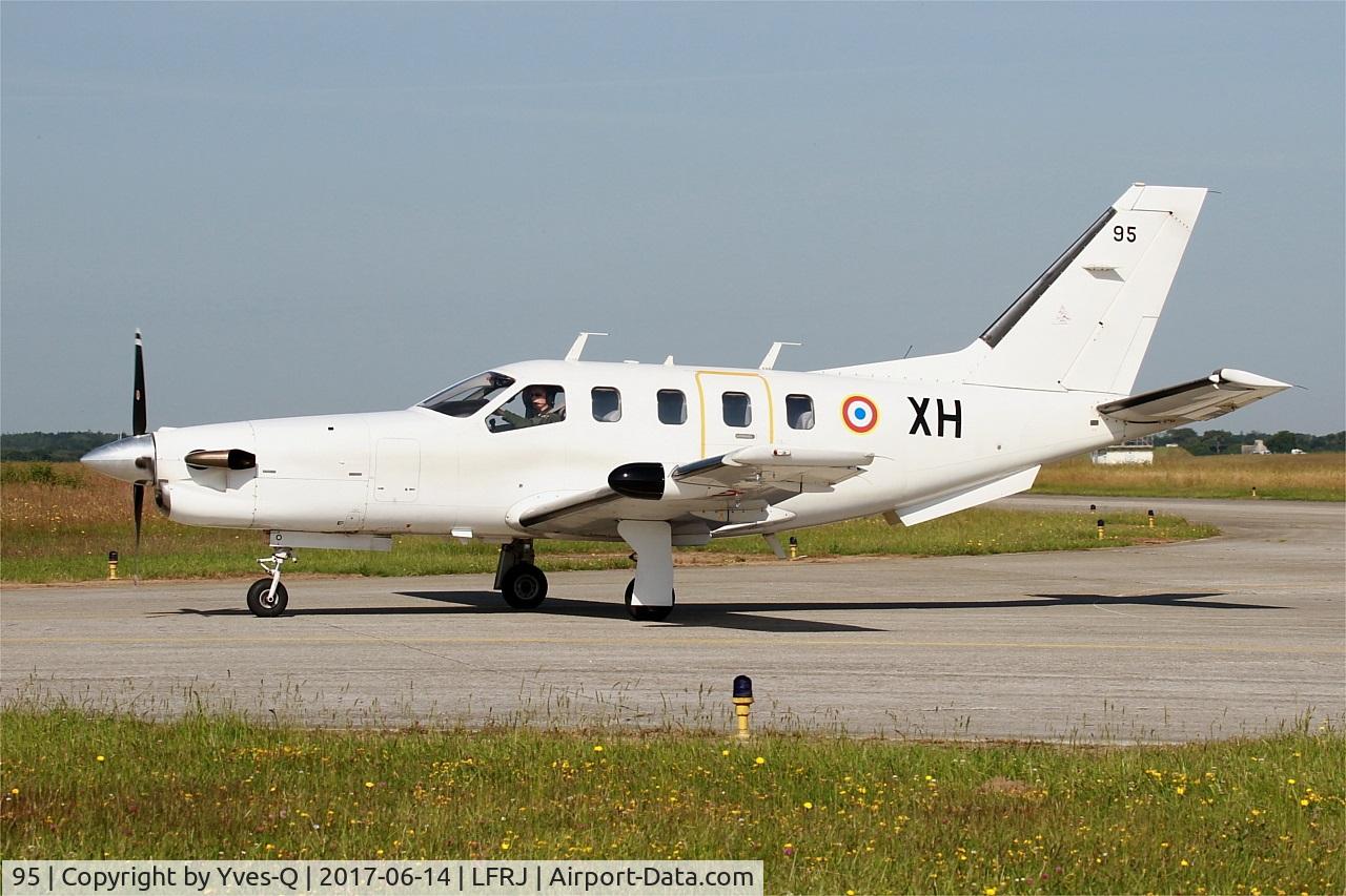 95, Socata TBM-700A C/N 95, Socata TBM-700A, Taxiing to parking area, Landivisiau Naval Air Base (LFRJ) Tiger Meet 2017