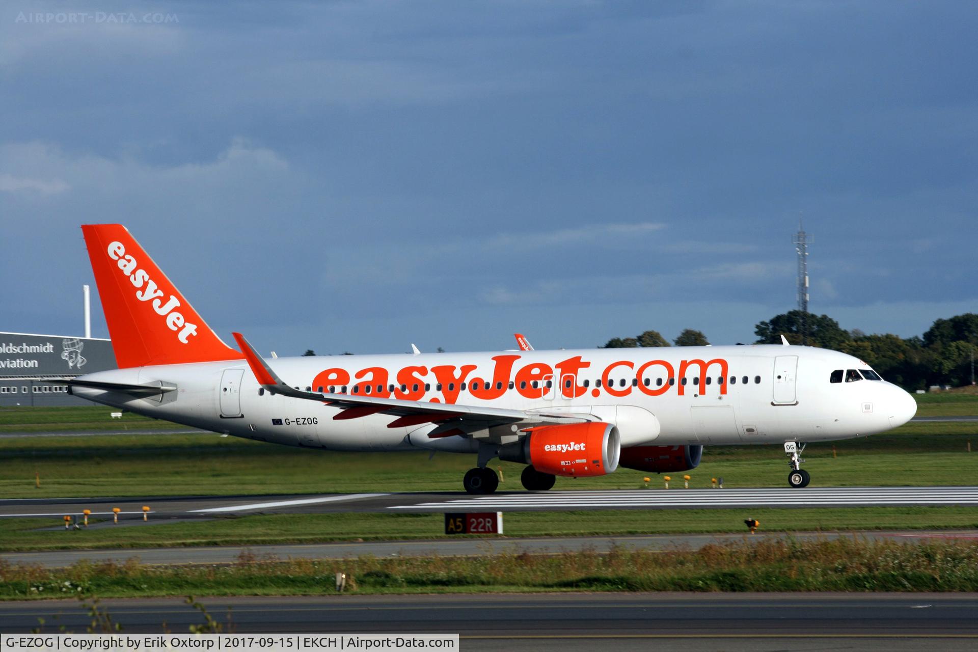G-EZOG, 2015 Airbus A320-214 C/N 6541, G-EZOG taking off rw 22R
