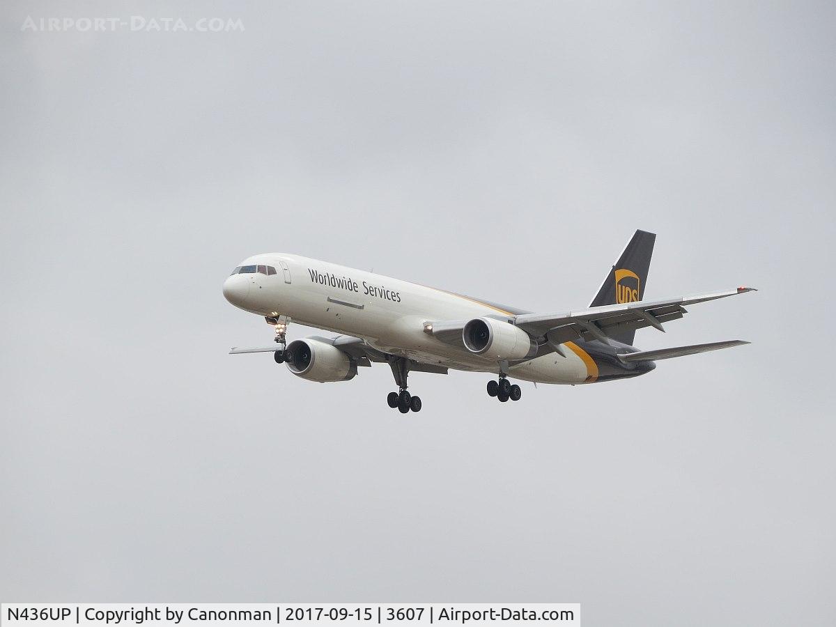 N436UP, 1994 Boeing 757-24APF C/N 25467, Landing