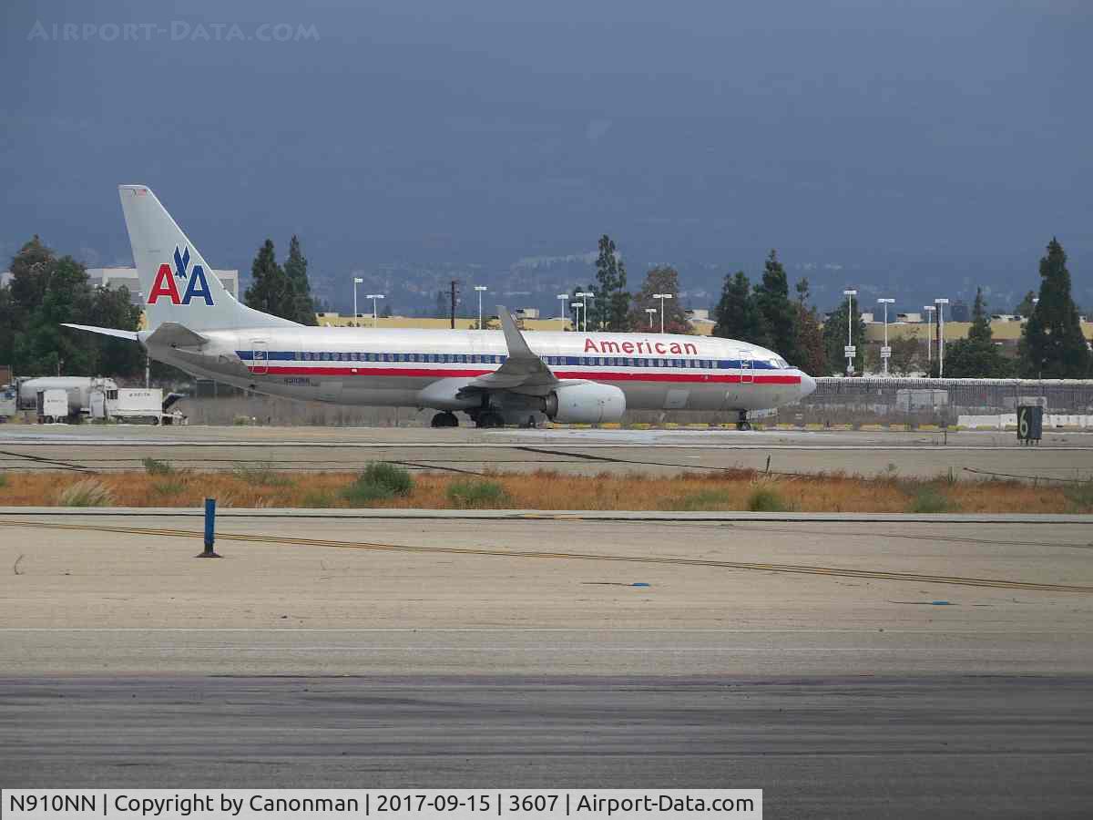 N910NN, 2012 Boeing 737-823 C/N 31160, Taxing