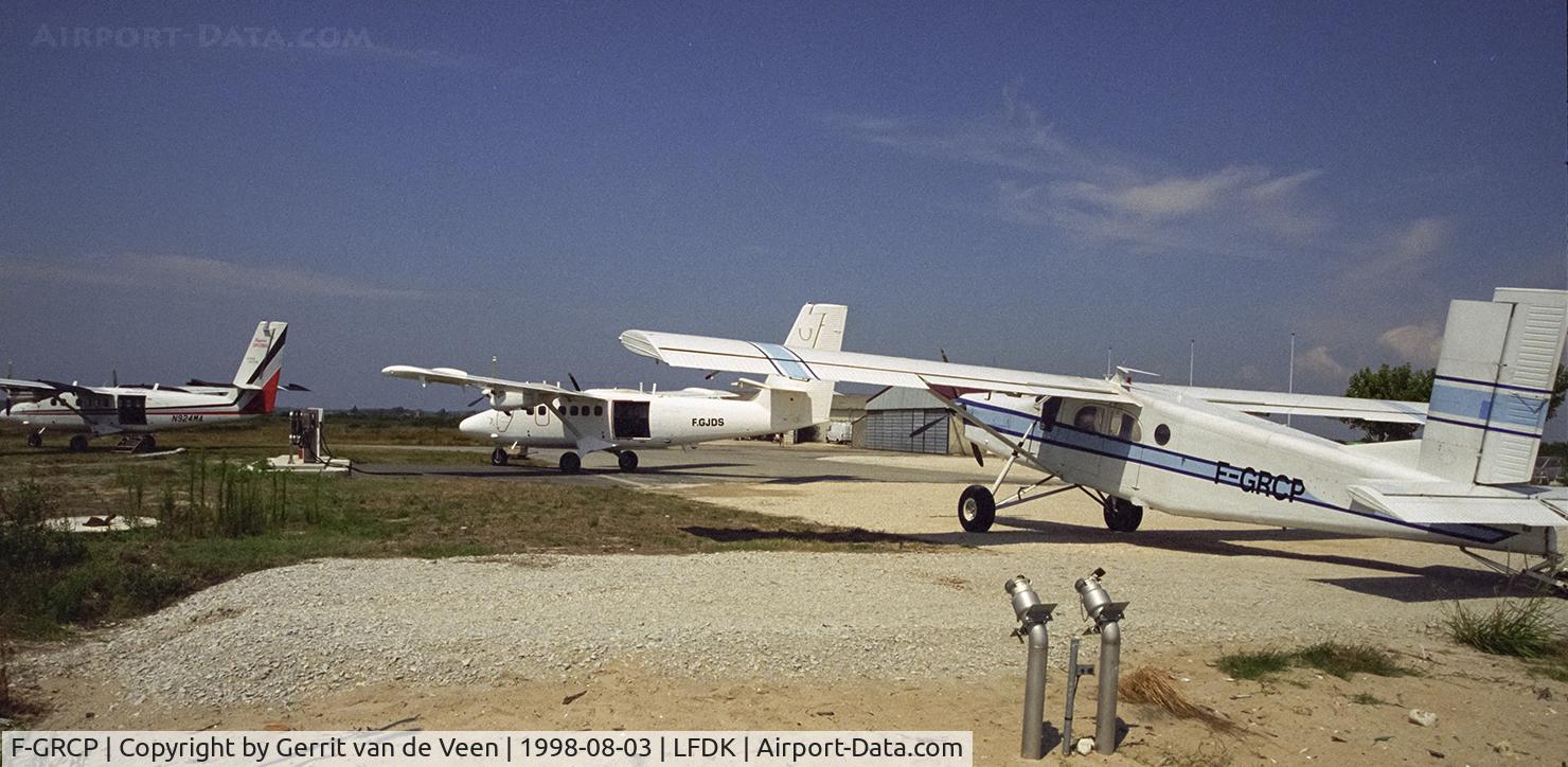 F-GRCP, 1973 Pilatus PC-6/B2-H2 C/N 2071, Busy para aircraft flightline at Soulac sur Mer FR left N924MA middle F-GJDS and F-GRCP