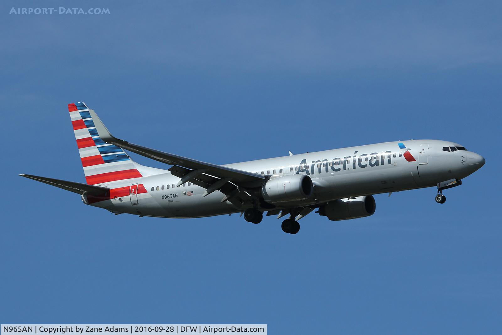 N965AN, 2001 Boeing 737-823 C/N 29544, Arriving at DFW Airport