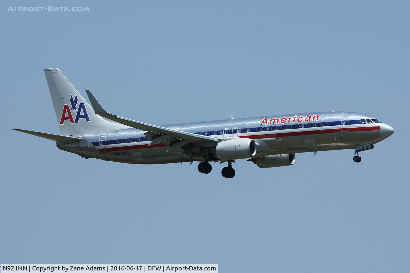 N921NN, 2013 Boeing 737-823 C/N 33229, Arriving at DFW Airport