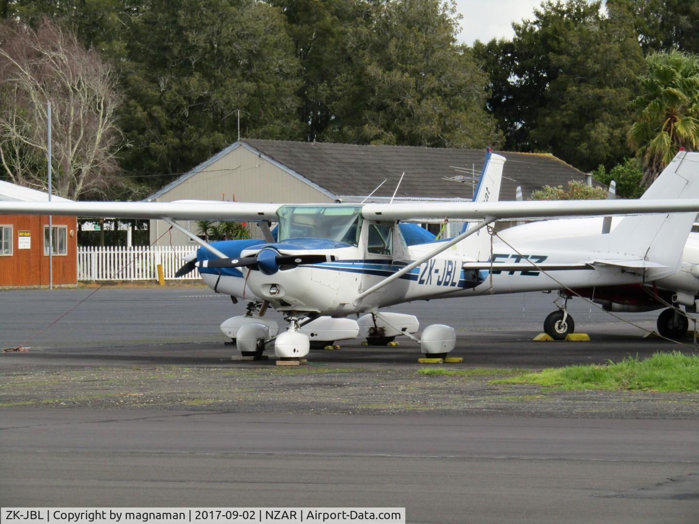 ZK-JBL, Cessna A152 Aerobat C/N A1520884, on apron at ardmore