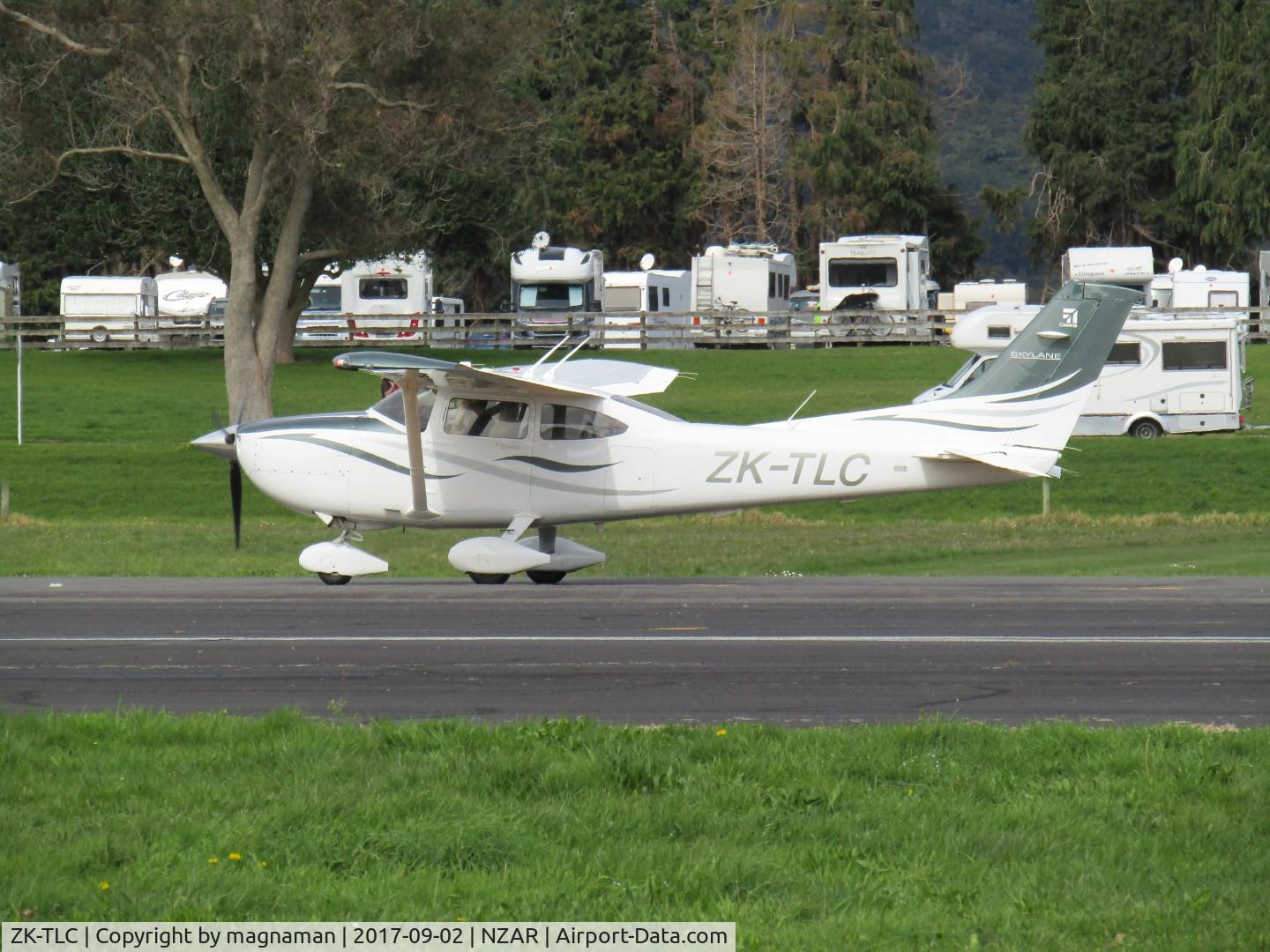 ZK-TLC, Cessna 182T Skylane C/N 18282081, taking off from NZAR