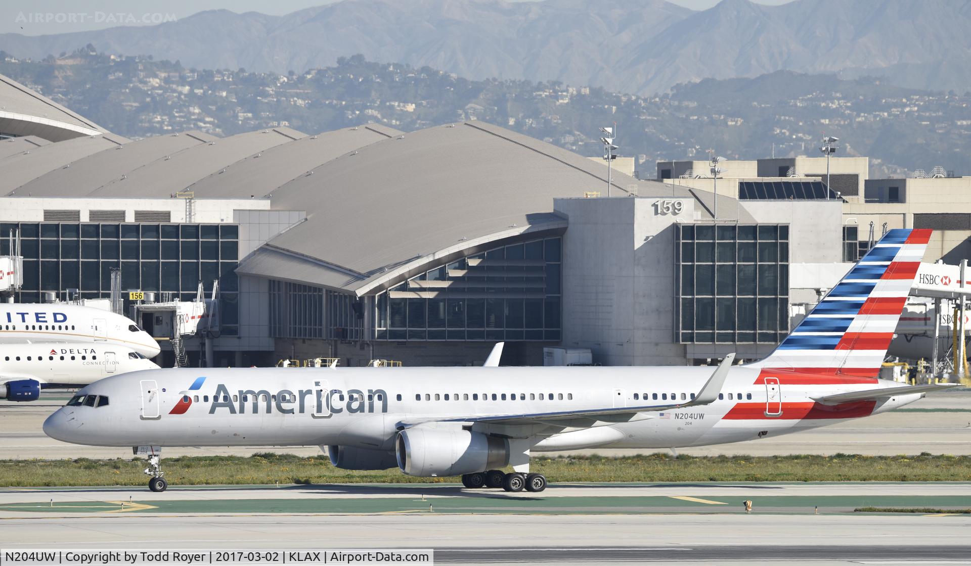 N204UW, 2000 Boeing 757-23N C/N 30886, Arriver at LAX on 25L