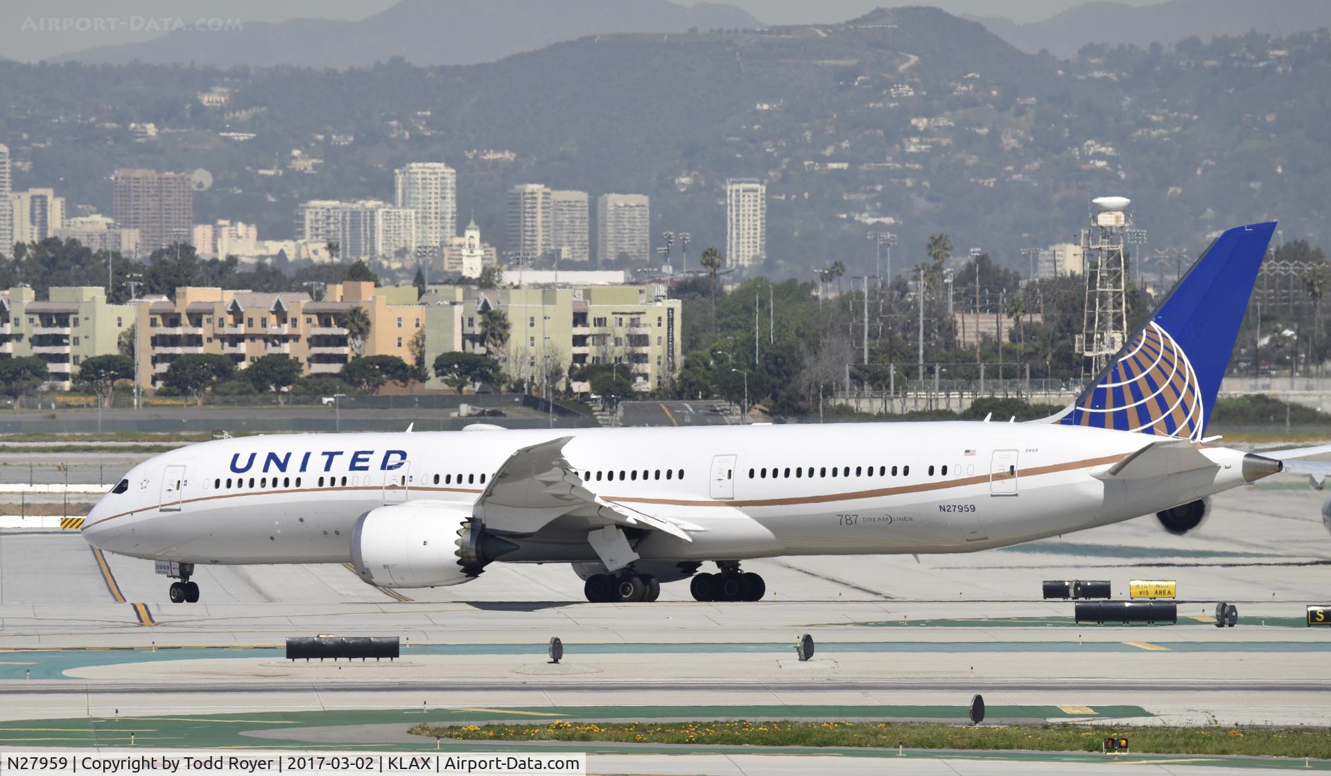 N27959, 2015 Boeing 787-9 Dreamliner C/N 36407, Taxiing for departure at LAX