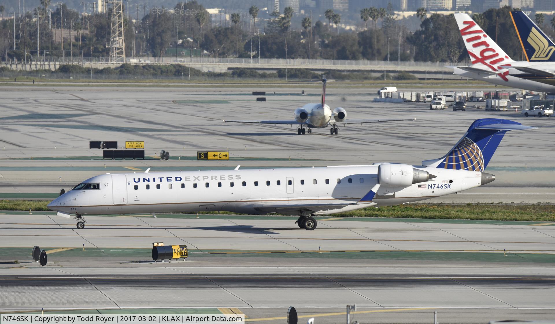 N746SK, 2005 Bombardier CRJ-700 (CL-600-2C10) Regional Jet C/N 10202, Arrived at LAX on 25L