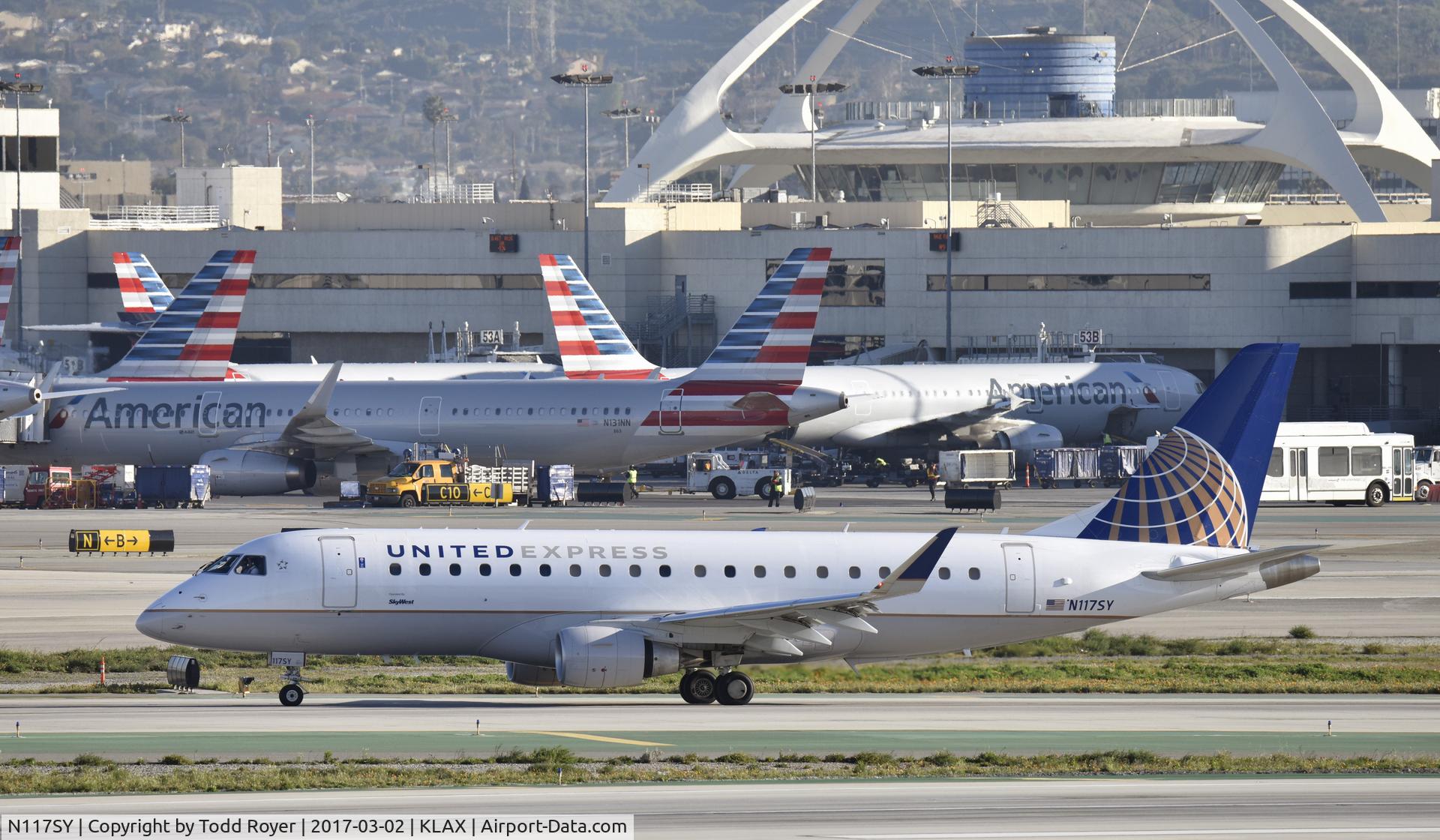 N117SY, 2014 Embraer 175LR (ERJ-170-200LR) C/N 17000416, Arrived at LAX on 25L