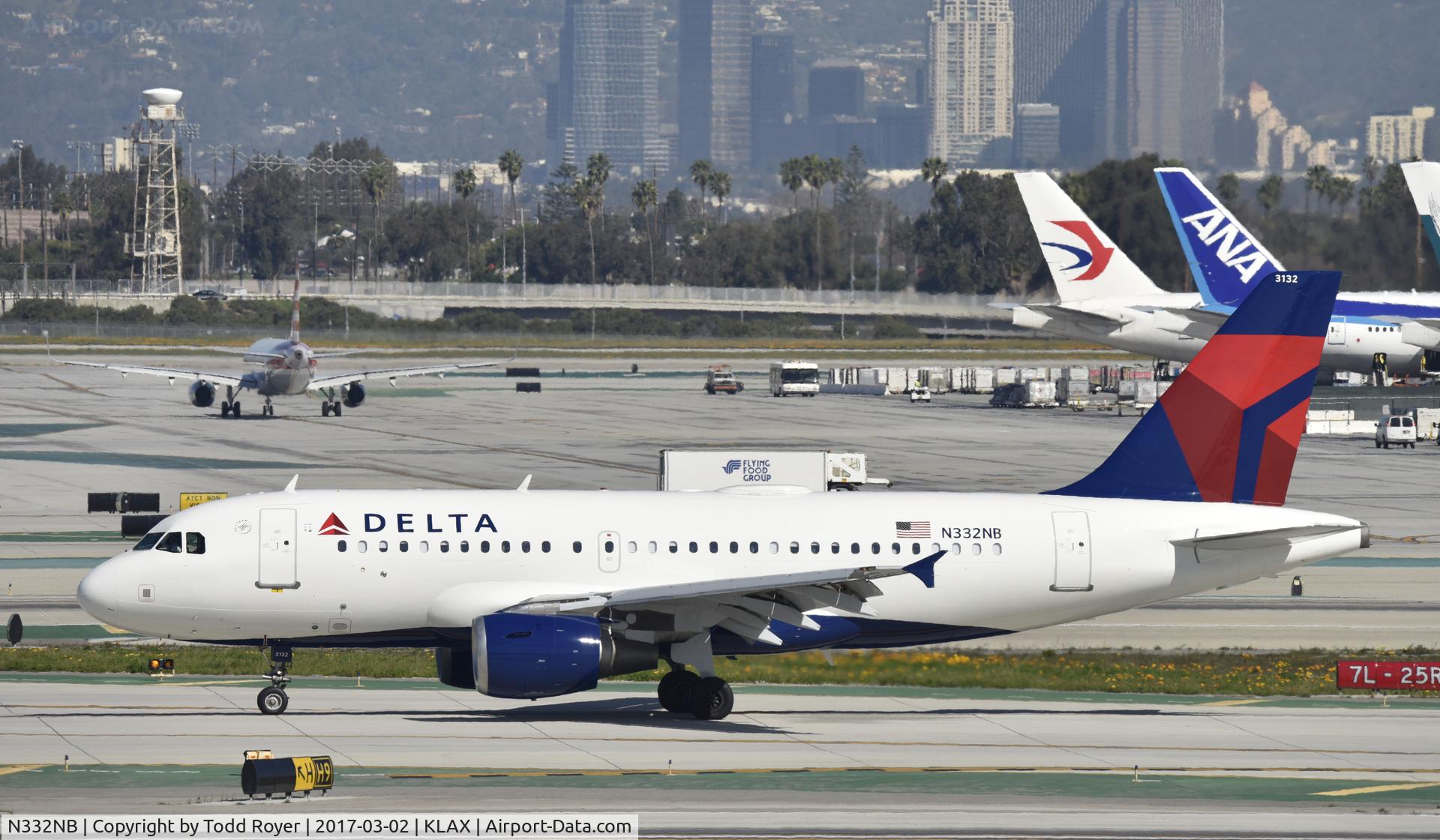 N332NB, 2001 Airbus A319-114 C/N 1570, Arrived at LAX on 25L