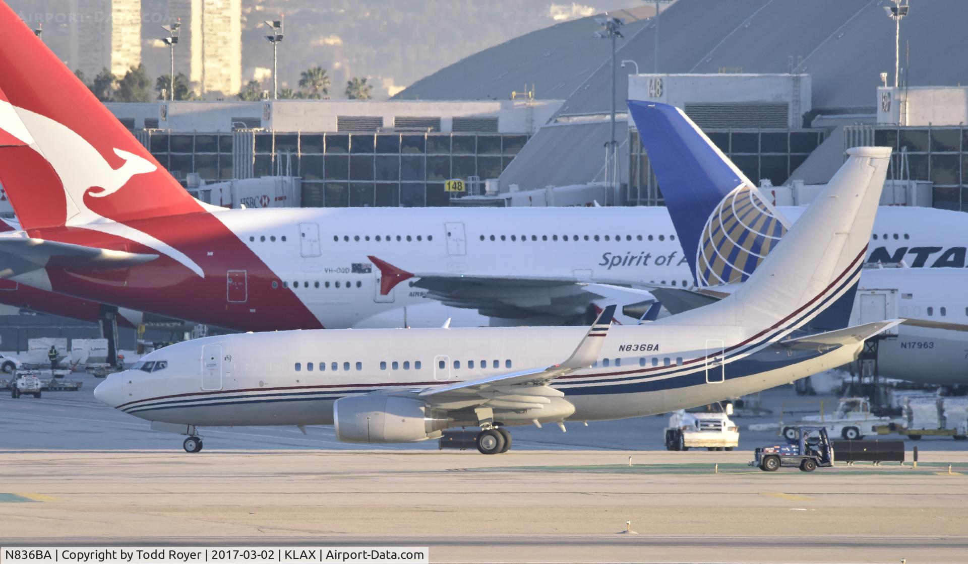 N836BA, 2000 Boeing 737-7BC C/N 30756, Taxiing for departure at LAX
