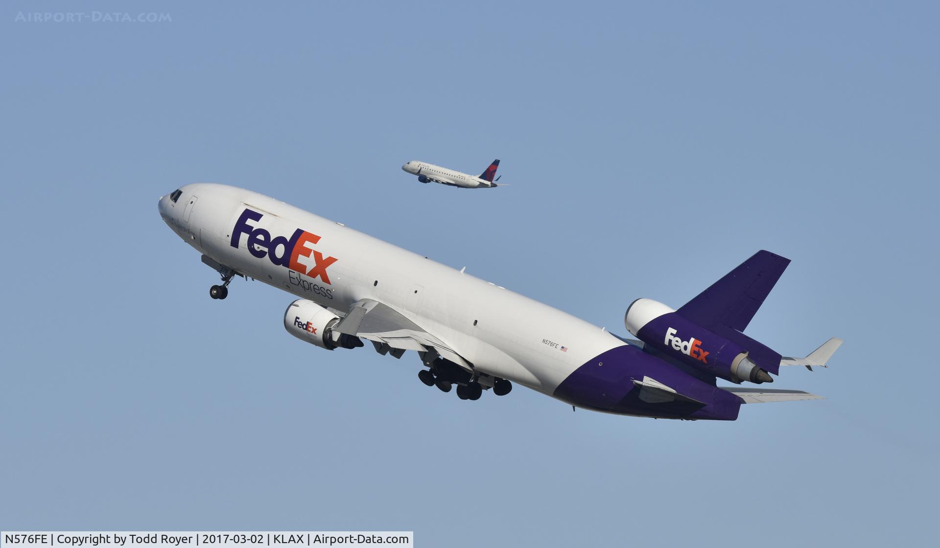 N576FE, 1992 McDonnell Douglas MD-11F C/N 48501, Departing LAX