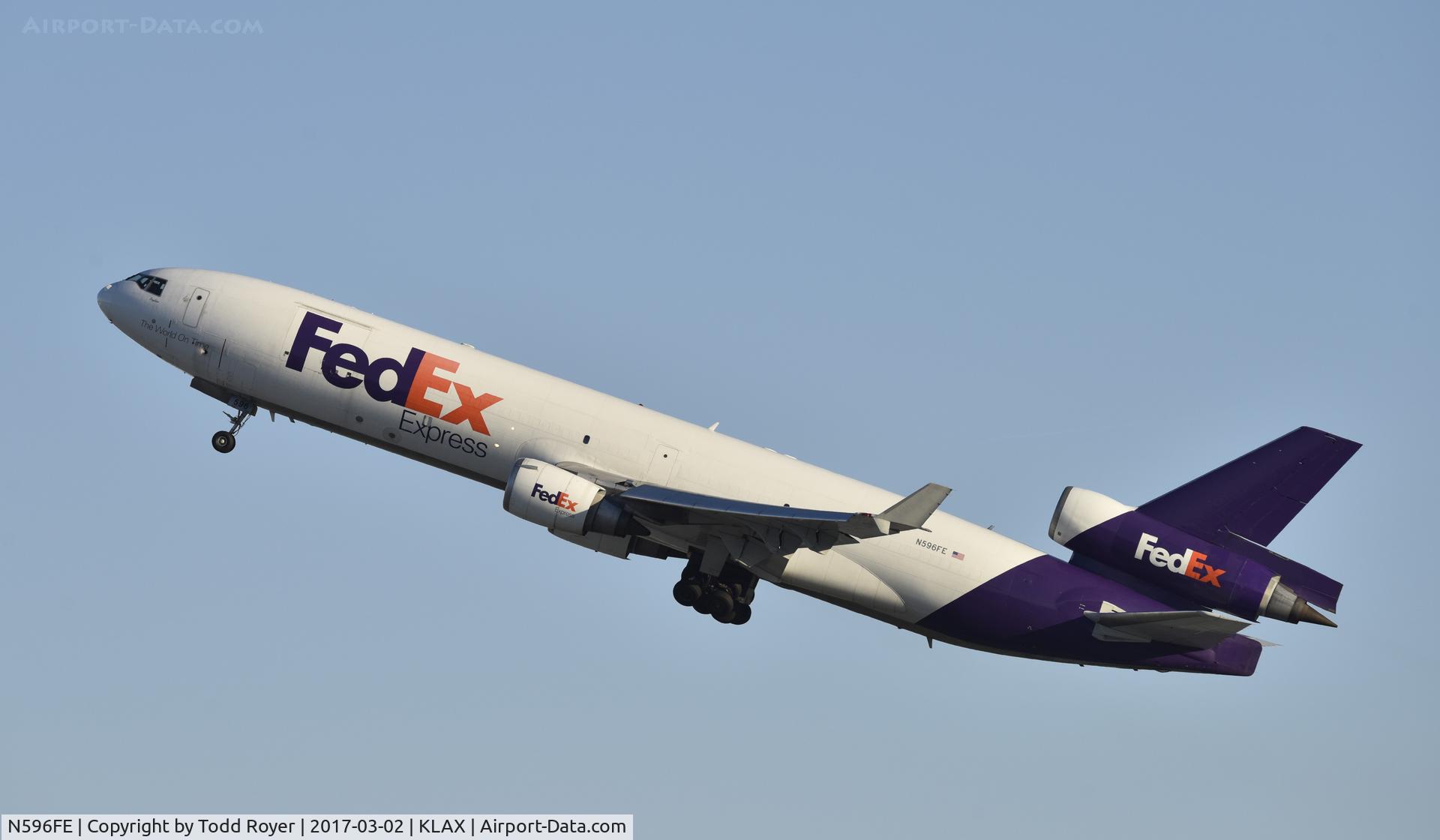 N596FE, 1993 McDonnell Douglas MD-11F C/N 48554, Departing LAX