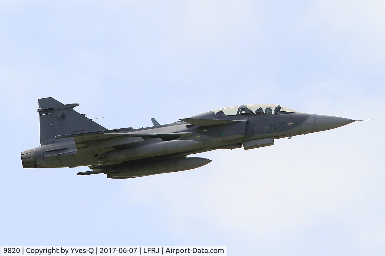 9820, 2005 Saab JAS-39D Gripen C/N 39820, Saab JAS-39D Gripen, Take off rwy 26, Landivisiau Naval Air Base (LFRJ) Tiger Meet 2017
