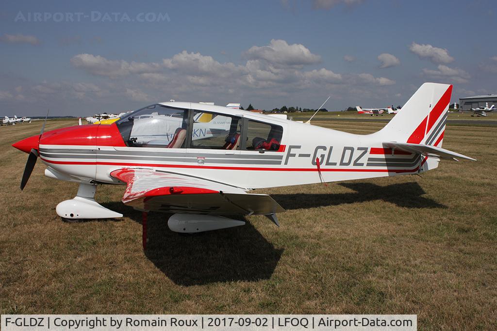 F-GLDZ, Robin DR-400-180 Regent Regent C/N 2105, Parked